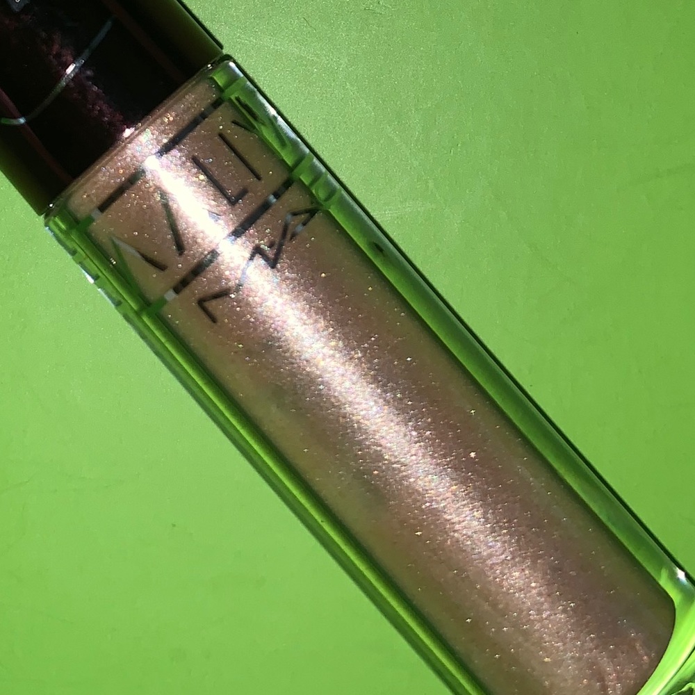 MAC LE Aaliyah Lipglass